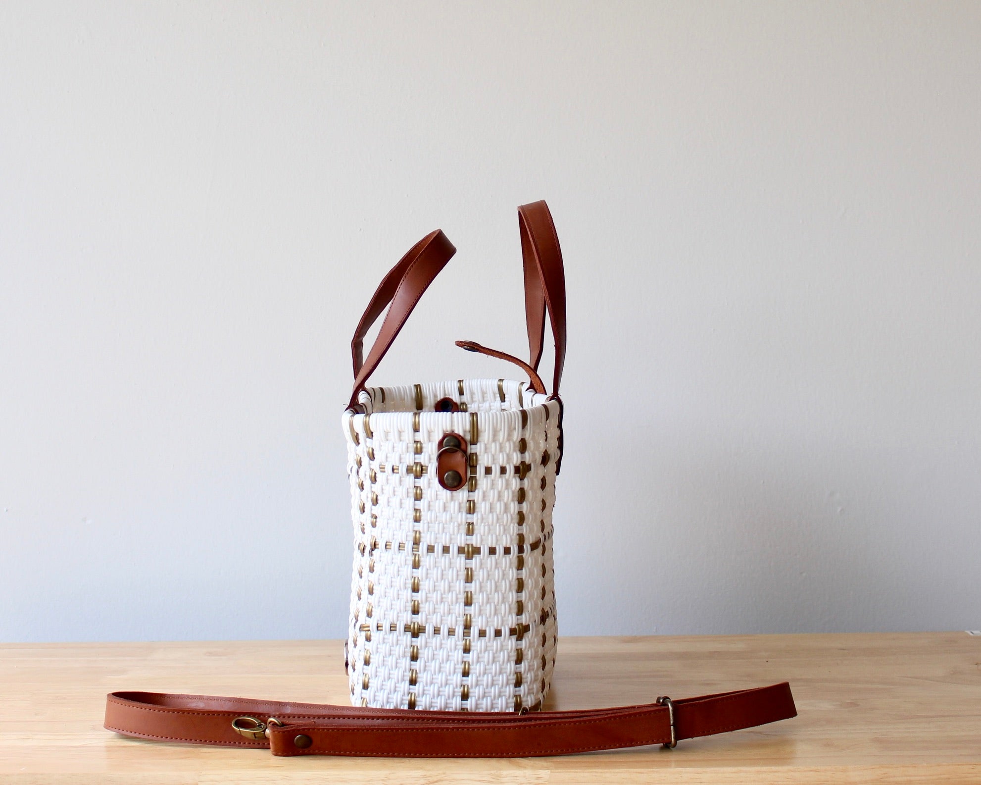 White & Gold Vida Purse with Leather