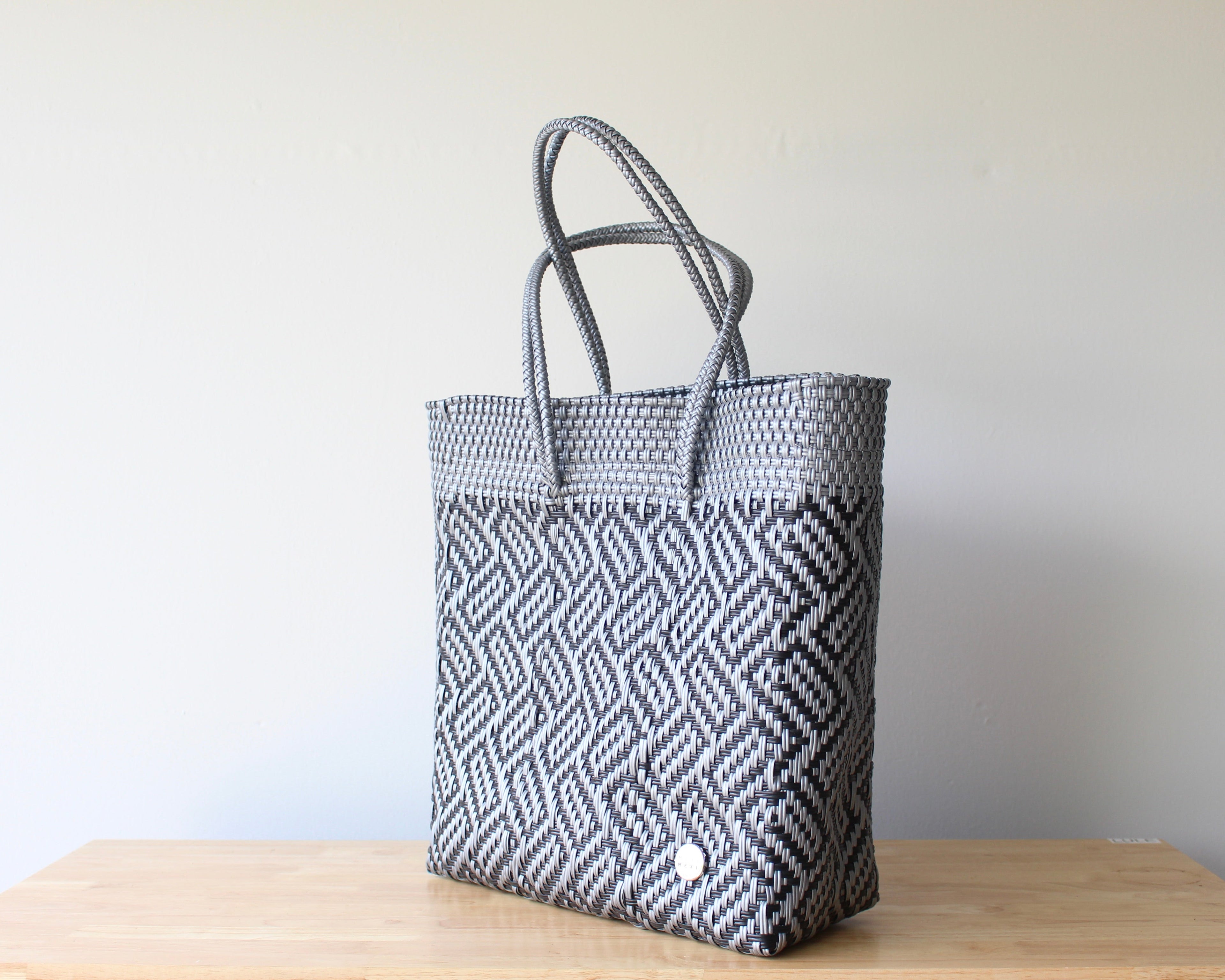 Mercado Large Tote – Silver & Black Rectangle Weave