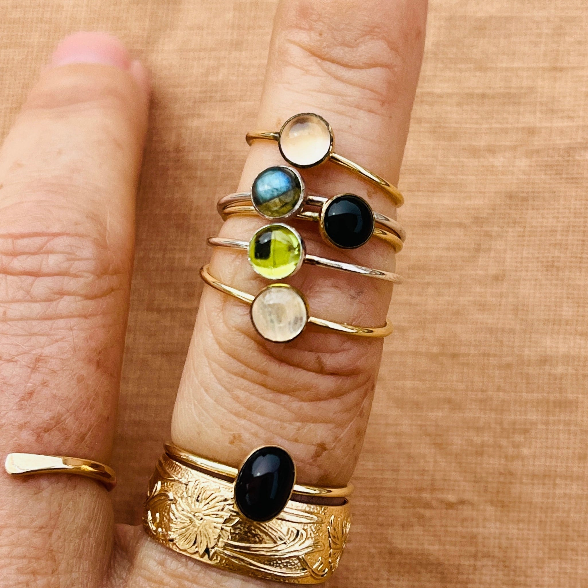 PERIDOT 5MM GEMSTONE RING