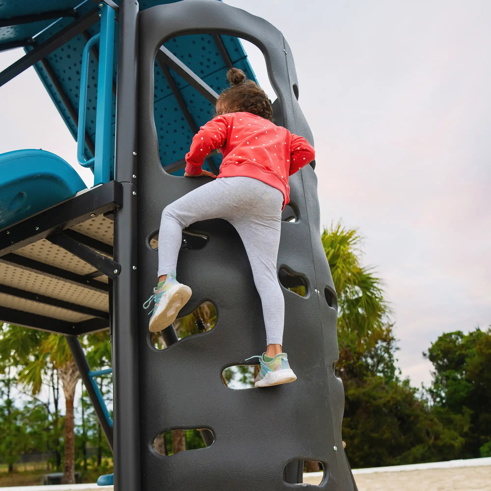 Lifetime Big Stuff Adventure Swing Set with Spider Swing