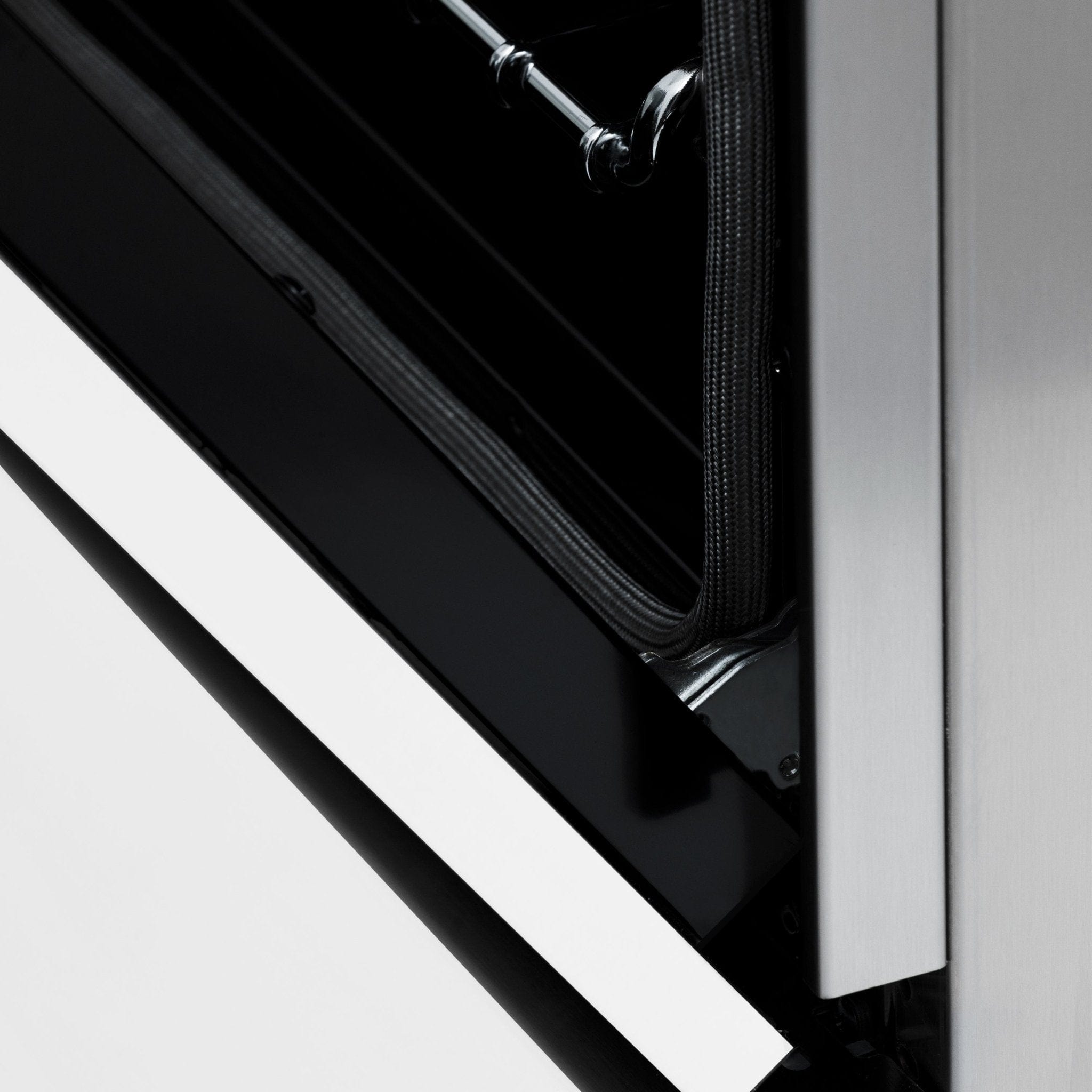 ZLINE 24" Induction Range with a 3 Element Stove and Electric Oven in White Matte RAIND-WM-24